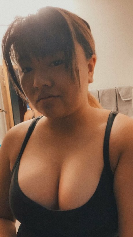 toetalwreck model nude photo