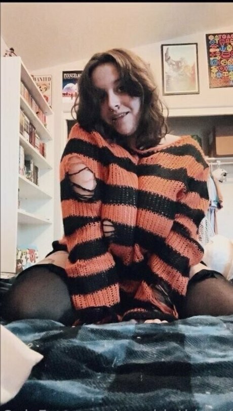 yourbigtiddiedlamb sexy actress pics