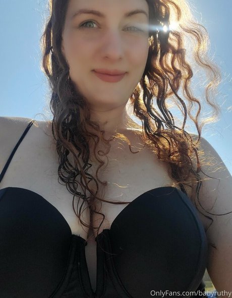 babyruthy model pretty img