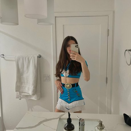 Uyuna pornstar beautiful image