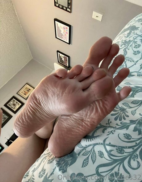 loritoes32 sexy model gallery