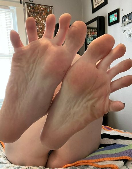 loritoes32 hot model archive