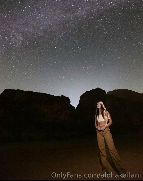 alohakailani pretty model picture