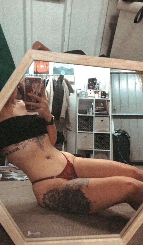 bootyfultee top model pic