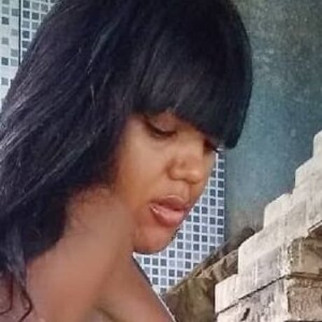 Julia Lima adult model images