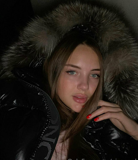 vi angel model pretty archive