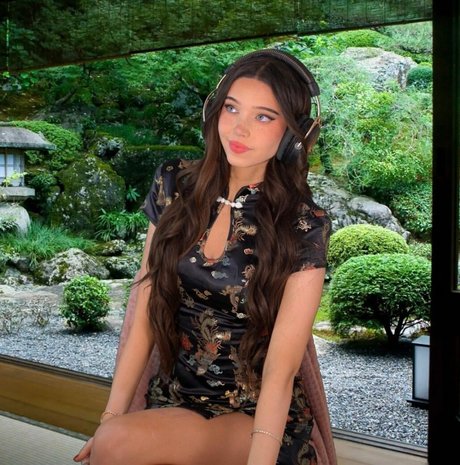 lydiaviolet sexy pornstar picture