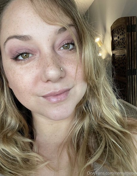 remymeow hot actress photos