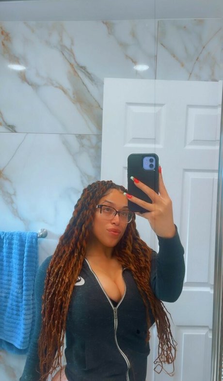 safiyaswrld model naked pics