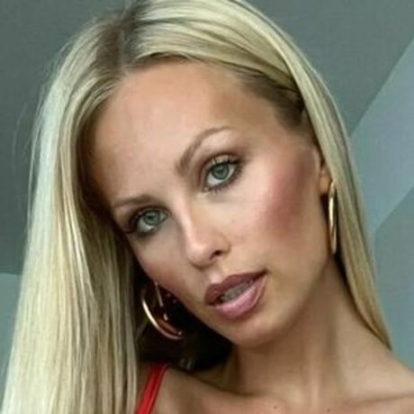 Aneeet beautiful star pics