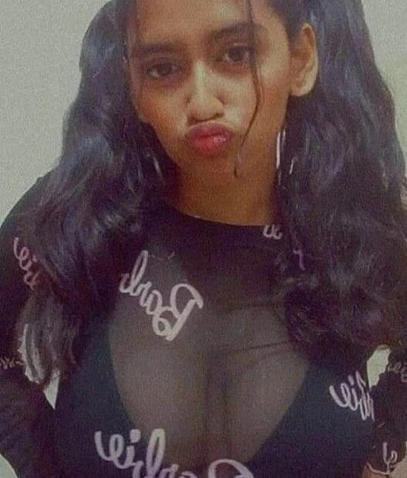 Sanjana Saba star nice image