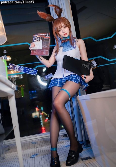 Elina Yi hot model photo