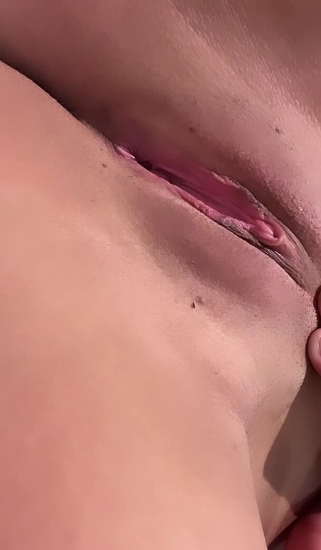 Karlyane Menezes best pornstar img