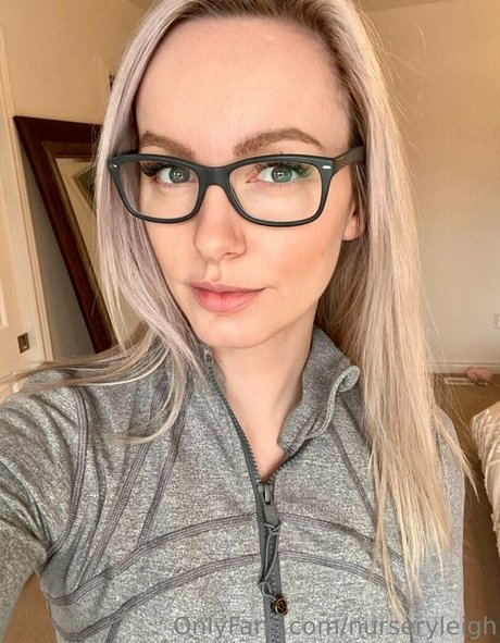 nurseryleigh art model pic