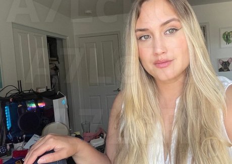 Naomi Kyle sex pornstar galleries