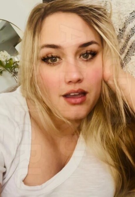 Naomi Kyle pornstar xxx image