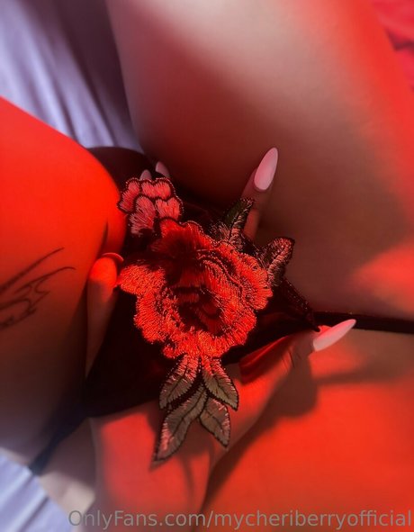 mycheriberryofficial pretty pornstar gallery