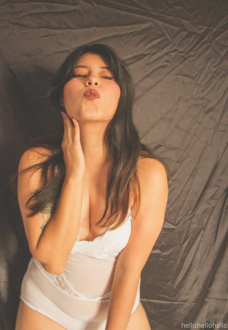 helloaliza model photo