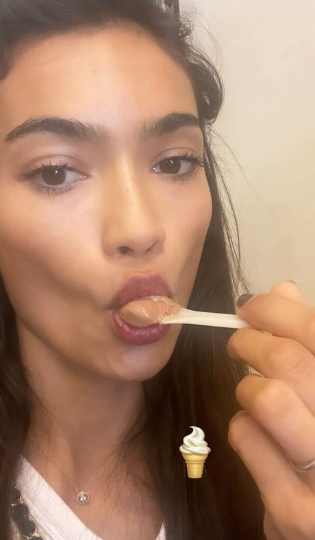 Kelly Gale star pornographic photos