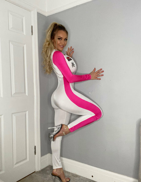 jennahoskins nude actress images