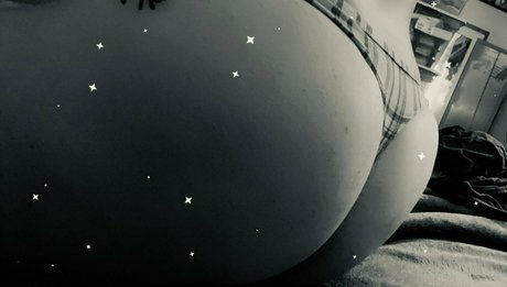 sunflowerbabe2297 erotic actress picture