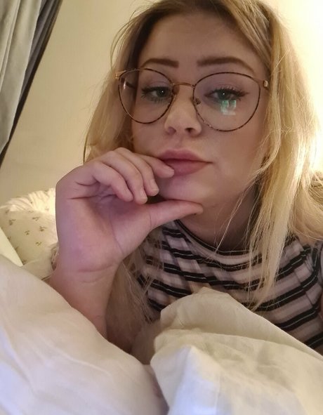 glitterbabeprincess free model image