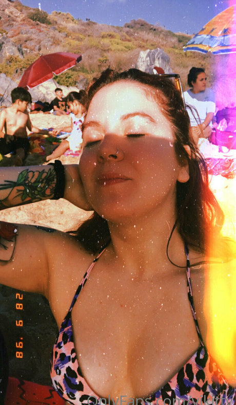 vikitty model nice gallery