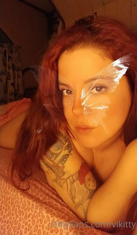 vikitty free model pic