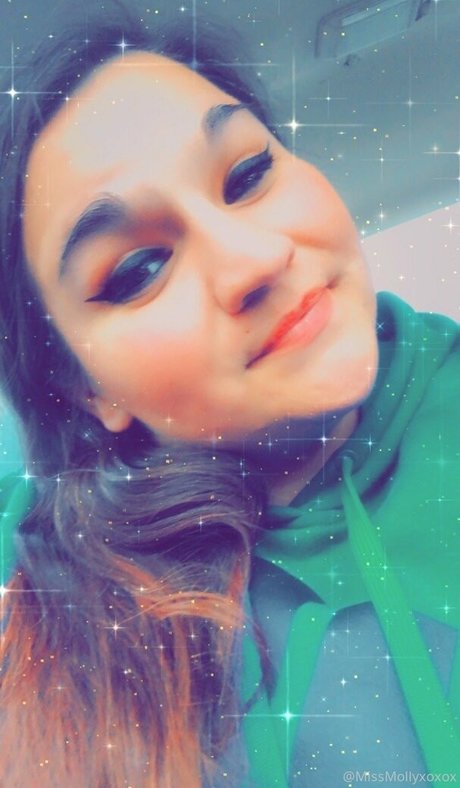 begformolly art actress photos