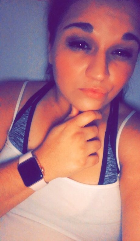 begformolly model pornographic photos