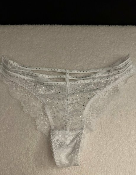 moree model erotic photos