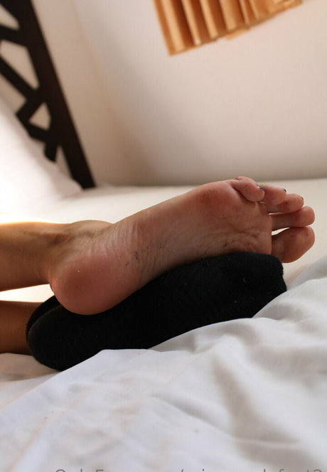 misscandyfeet2 adult model pics