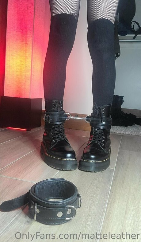 matteleather model best pic