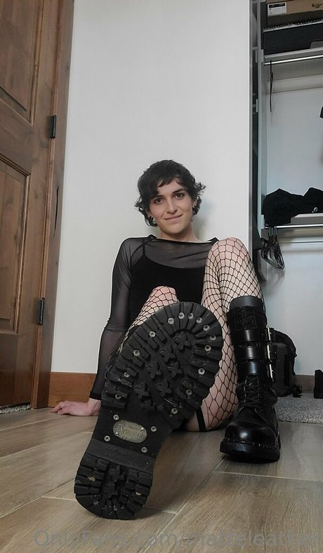 matteleather pornstar nudes image