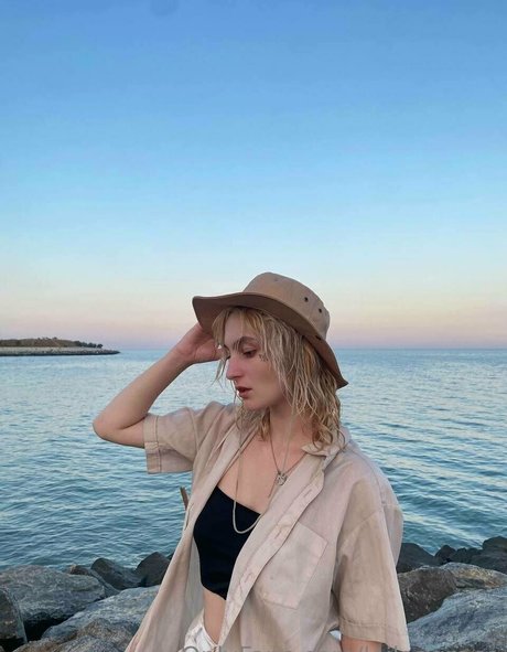 leilaagrace naked pornstar images