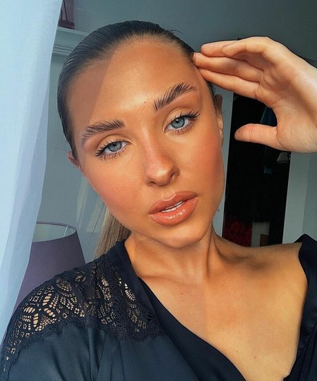 Morgan B star porn photo