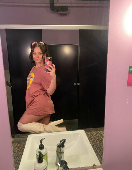 bighonkincaboose model adult picture