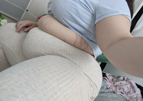 plumpybelle pornstar photo