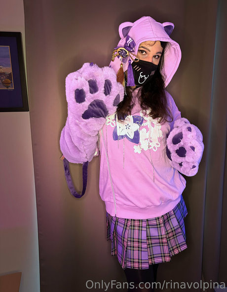 rinavolpina sexy model pics