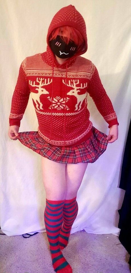 lewdfemboyairhead nice model pics