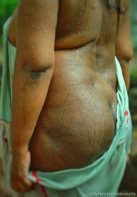 jaanuaunty perfect model image