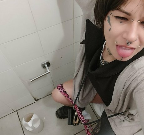 shewolf inked art model pics