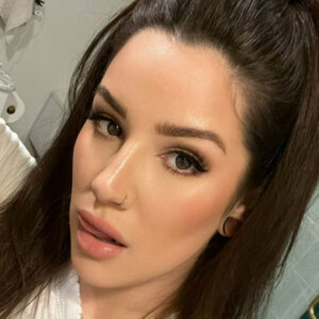 Lunaluvbad model gallery