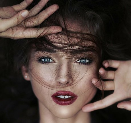 Noemi Kovacs art actress pics