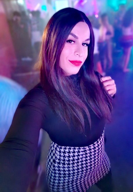 LiaLaRosa free pornstar photo