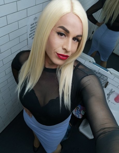 LiaLaRosa star sex archive