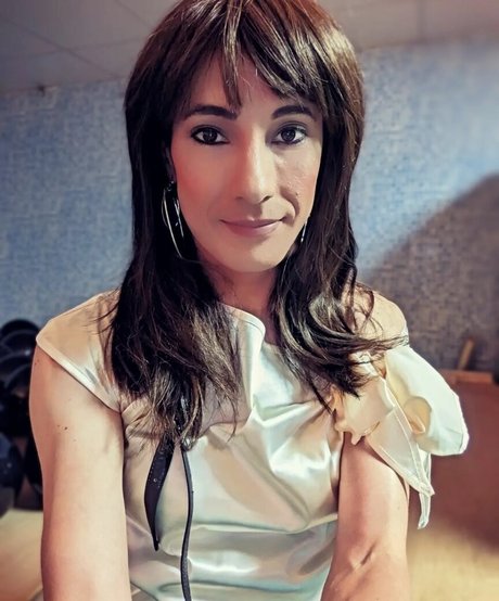 Jennifer London beautiful actress galleries