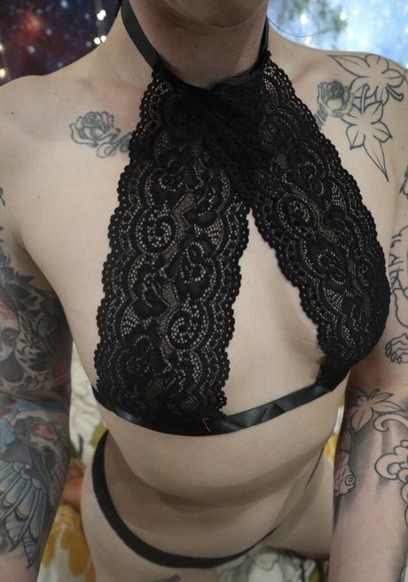 bbanditxo naked model photo