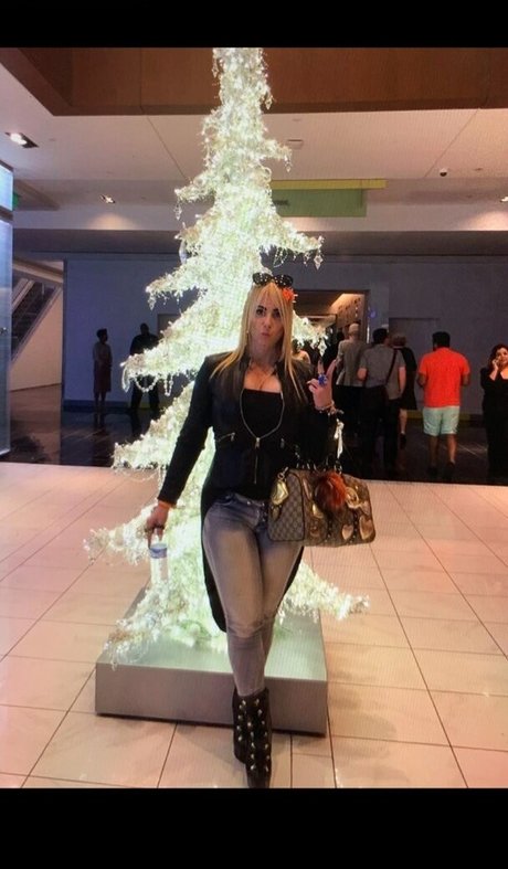 Vanessa Pardo model free pics