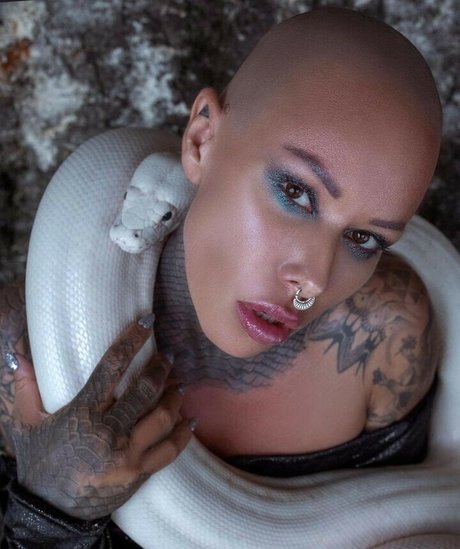 Maria Kasta erotic actress pic